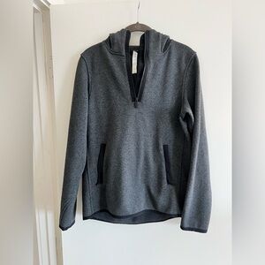 LULULEMON PULLOVER SIZE 6